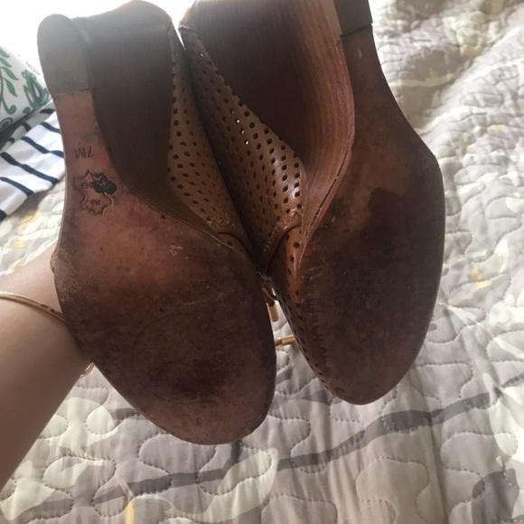 Tory Burch Booties in Royal Tan - Picture 3 of 4